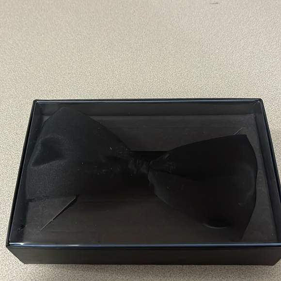 Men’s black bow tie NIB - Picture 1 of 3